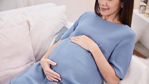 7 ways you can bond with your baby bump